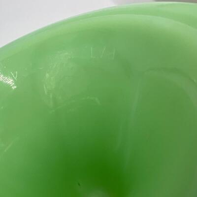 Lot of 6 Mid Century Milk Glass Sunkist Juicers in White and Jadeite Green and Beaded Edge Plates