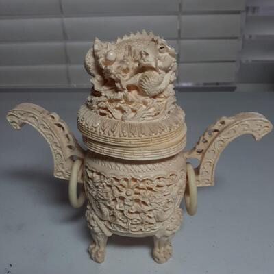 6in tall oriental urn