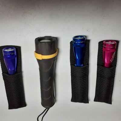 4 assorted mini flashlights