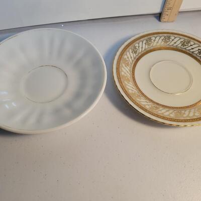 2 vintage saucers