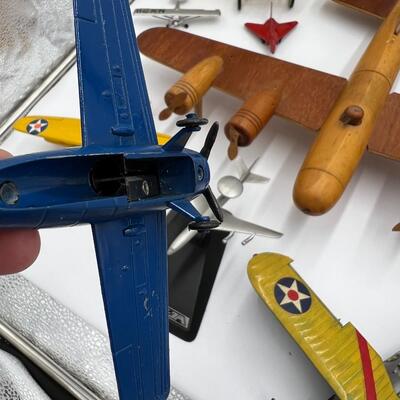 Large Lot of 20 Vintage and Antique Toy Model Airplanes War Planes and Helicopter