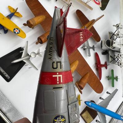 Large Lot of 20 Vintage and Antique Toy Model Airplanes War Planes and Helicopter