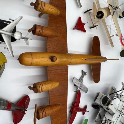 Large Lot of 20 Vintage and Antique Toy Model Airplanes War Planes and Helicopter