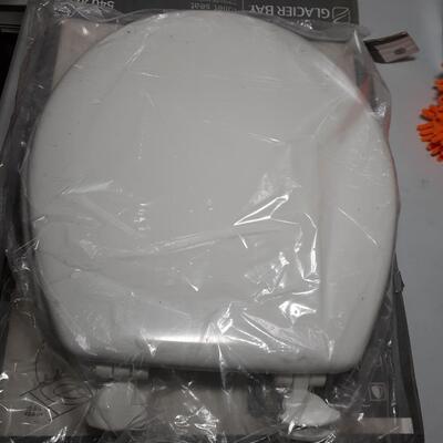 Glacier bay white toilet seat