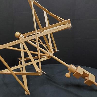 The Legacy Umbrella Swift - Yarn Swift