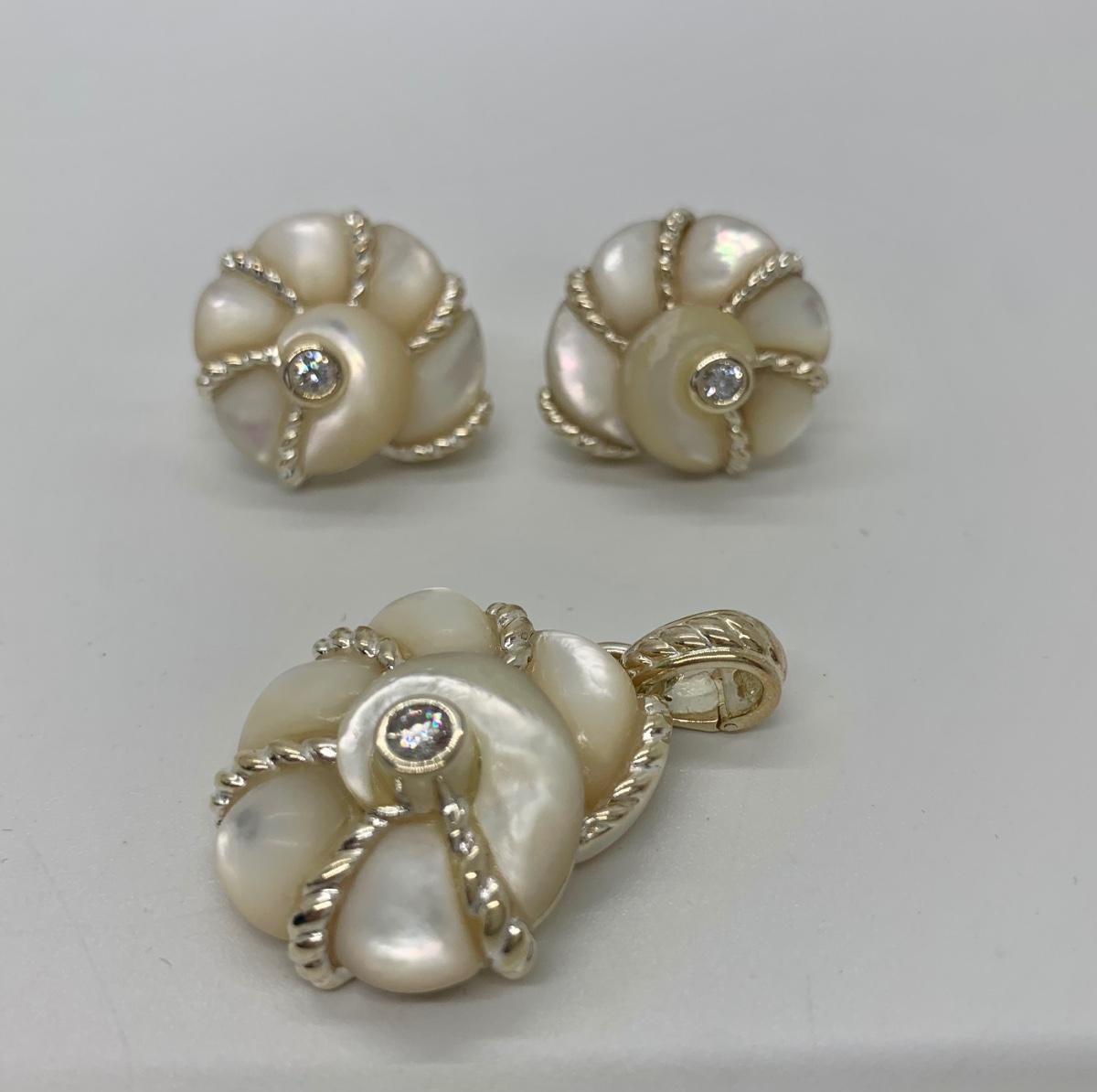 Lot J160: New in Box Judith Ripka Sterling Shell Enhancer/Pendant and ...