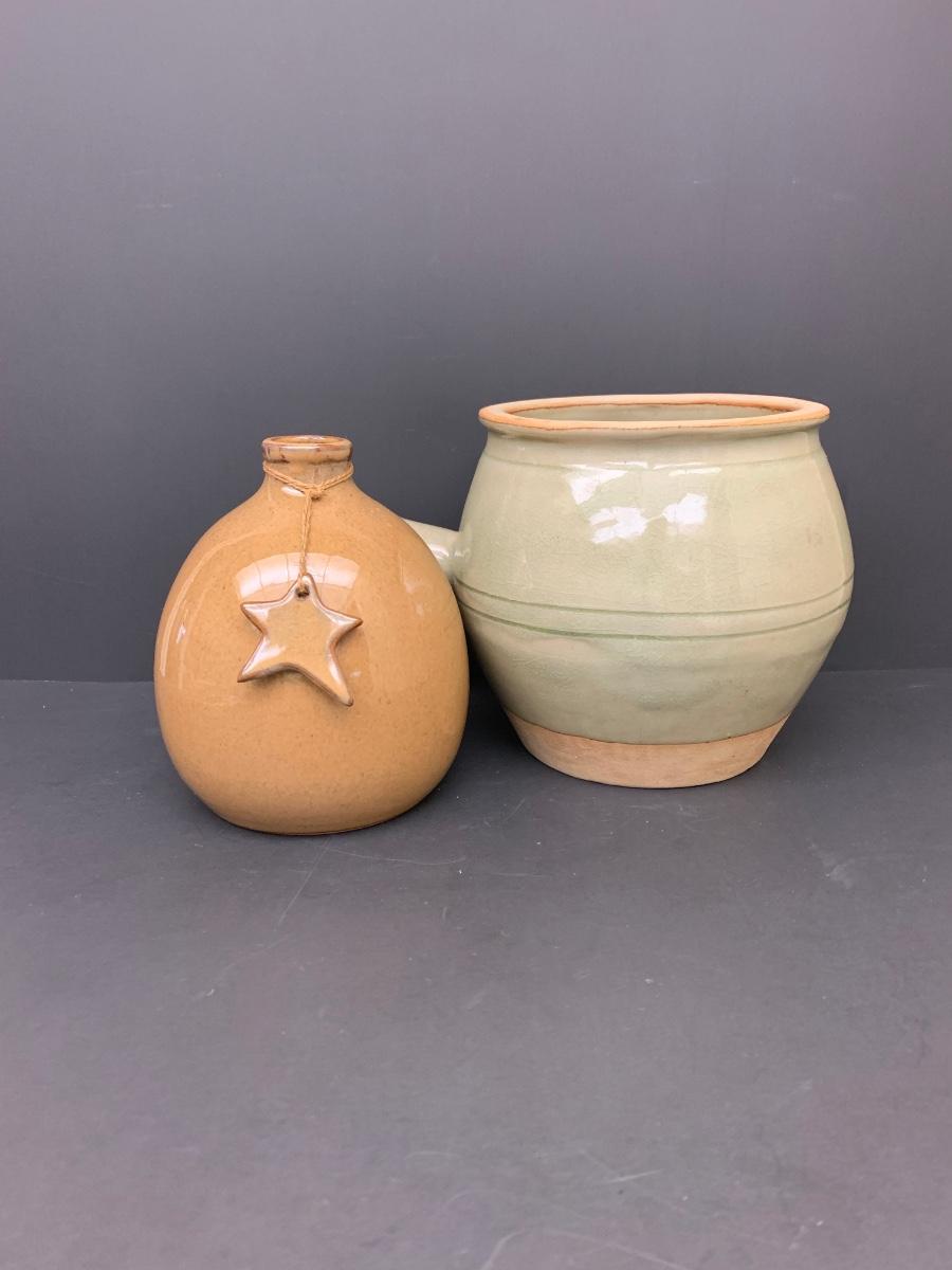 LOT 70R Pottery Cooking Vessel & Decorative Pottery