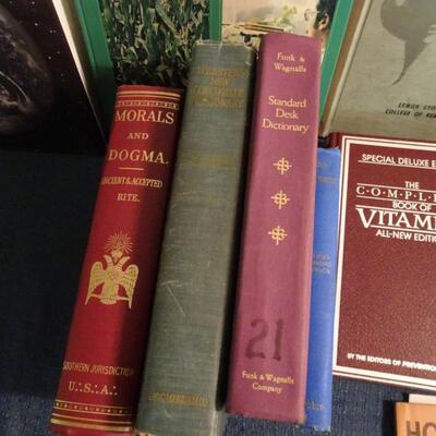 LOT 431. COLLECTION OF BOOKS