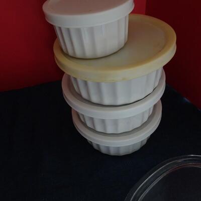 LOT 416. BAKEWARE