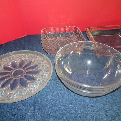 LOT 433. SERVING AND GLASS BAKE WARE
