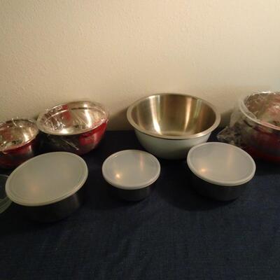 LOT 441. MIXING BOWLS