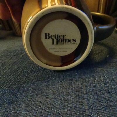 LOT 446. COLLECTION OF MUGS