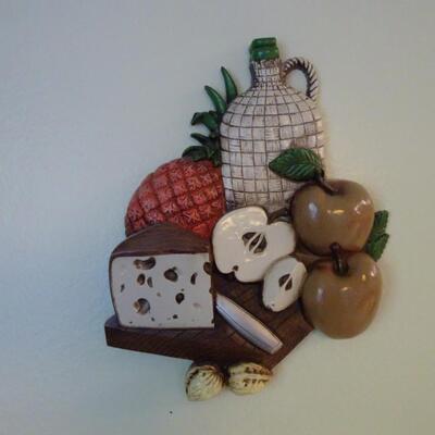 LOT 451. SET OF TWO VINTAGE PLASTIC DECOR