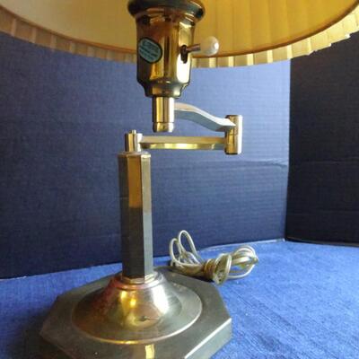 LOT 456. TABLE LAMP