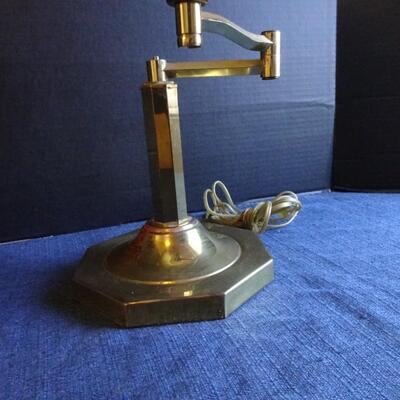LOT 456. TABLE LAMP