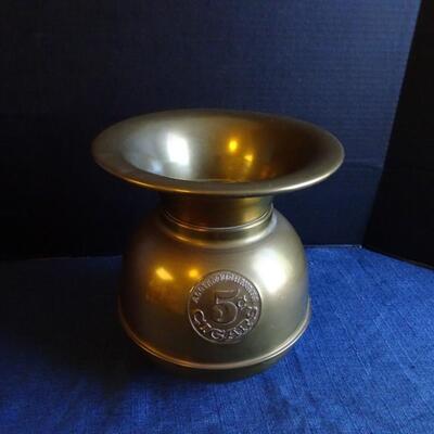 LOT 458. SPITTOON
