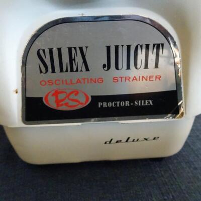 LOT 468. JUICER AND POPCORN POPPER