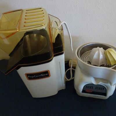 LOT 468. JUICER AND POPCORN POPPER