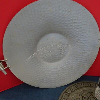 LOT 472. PLATTERS AND SERVING TRAYS