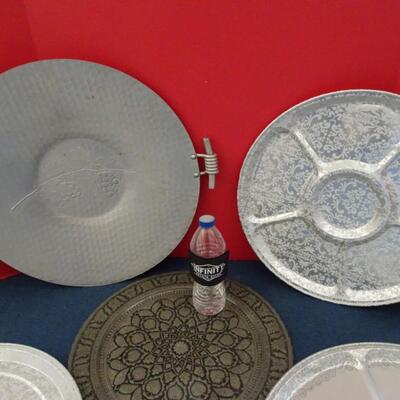 LOT 472. PLATTERS AND SERVING TRAYS