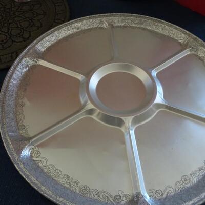 LOT 472. PLATTERS AND SERVING TRAYS