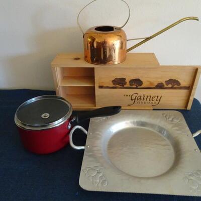 LOT 473. HOME DECOR  AND PAN