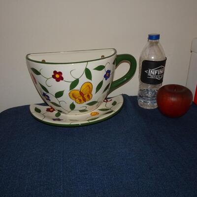 LOT 476. HOME DECOR