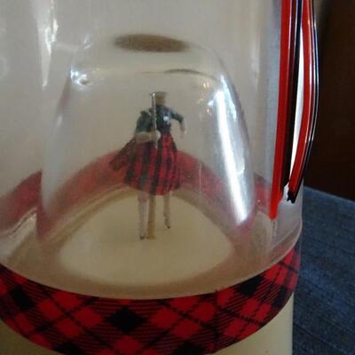 LOT 479.  VINTAGE SPREY ROYAL  BOTTLE WITH WORKING MUSIC BOX