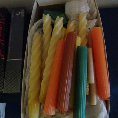 LOT 484. CANDLES AND COASTER SET