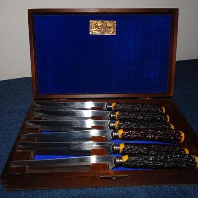 LOT 486. VINTAGE ROYAL BRAND CUTLERY SET