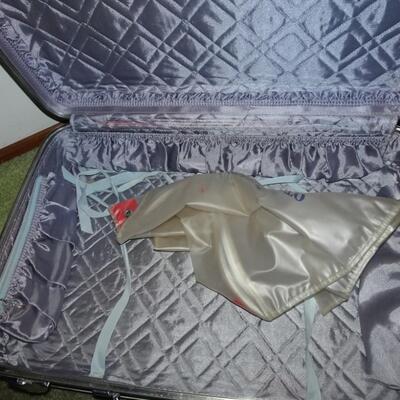 LOT 492. VINTAGE LUGGAGE/BAG