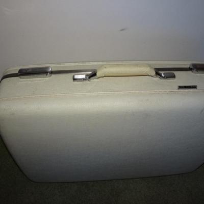 LOT 492. VINTAGE LUGGAGE/BAG