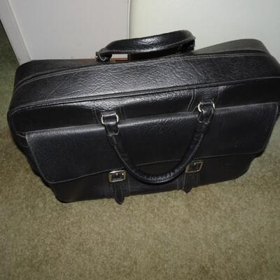 LOT 492. VINTAGE LUGGAGE/BAG