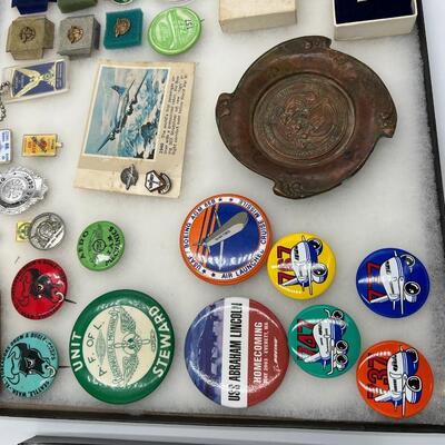 Large Lot of Seattle and Washington Related Buttons and Ephemera