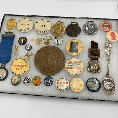 Large Lot of Seattle and Washington Related Buttons and Ephemera
