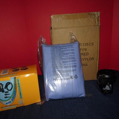 LOT 500. TRAVEL BED AND TWO AIR PUMPS