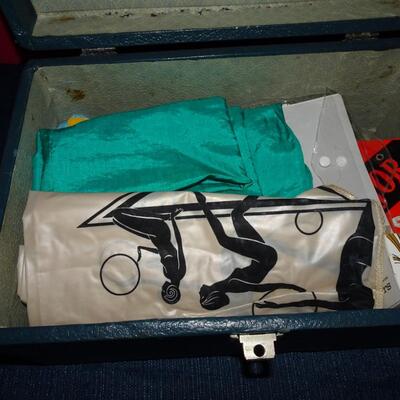 LOT 501. VINTAGE HAIR DRESSER KIT