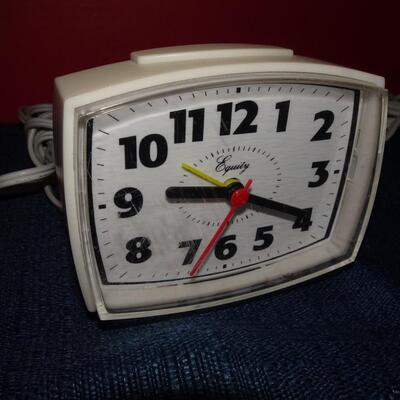 LOT 507. ALARM CLOCK, TABLE LAMP AND IRON
