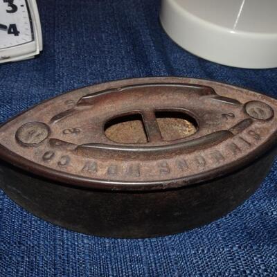 LOT 507. ALARM CLOCK, TABLE LAMP AND IRON