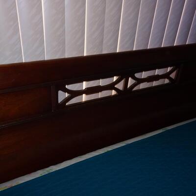 LOT 508. QUEEN SIZE BED