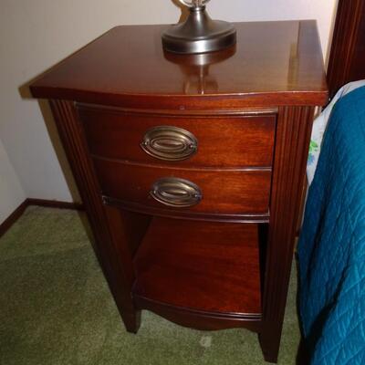 LOT 511. NIGHT STAND.