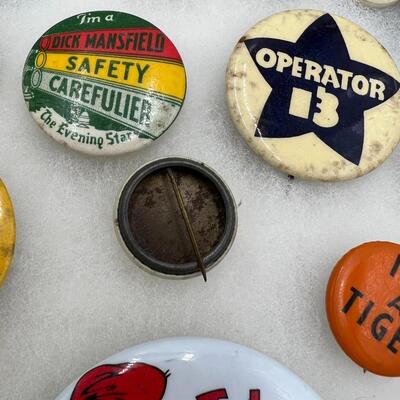 Large Lot of Vintage and Antique Buttons and Pins Related to Books, Comics, Cartoons, TV and Movies