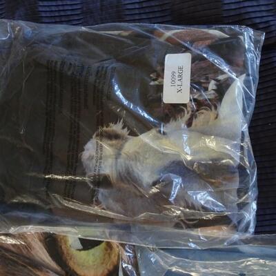 LOT 527.   SIX  XL MENS T SHIRTS STILL IN PACKAGE