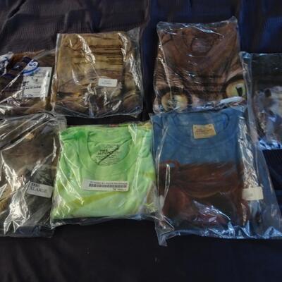 LOT 527.   SIX  XL MENS T SHIRTS STILL IN PACKAGE