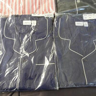 LOT 530.   FOUR SETS OF XL MENS PAJAMAS STILL IN PACKAGE