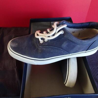 LOT 535. 3 PAIR OF SPERRY TOP SIDERS