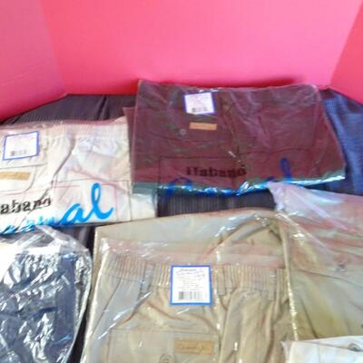 LOT 538. SEVEN SETS OF MENS SHORTS STILL IN PACKAGE