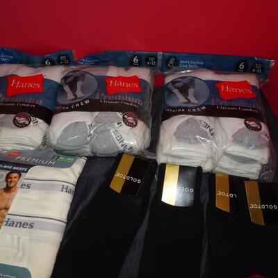 LOT 540. COLLECTION OF MENS SOCKS AND BRIEFS NEW IN PACKAGE
