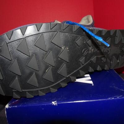 LOT 542.  TWO PAIR SAUCONY SIZE 10 SHOES