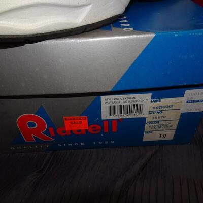 LOT 543. NEW BALANCE AND RYDELL SHOES  (USED)